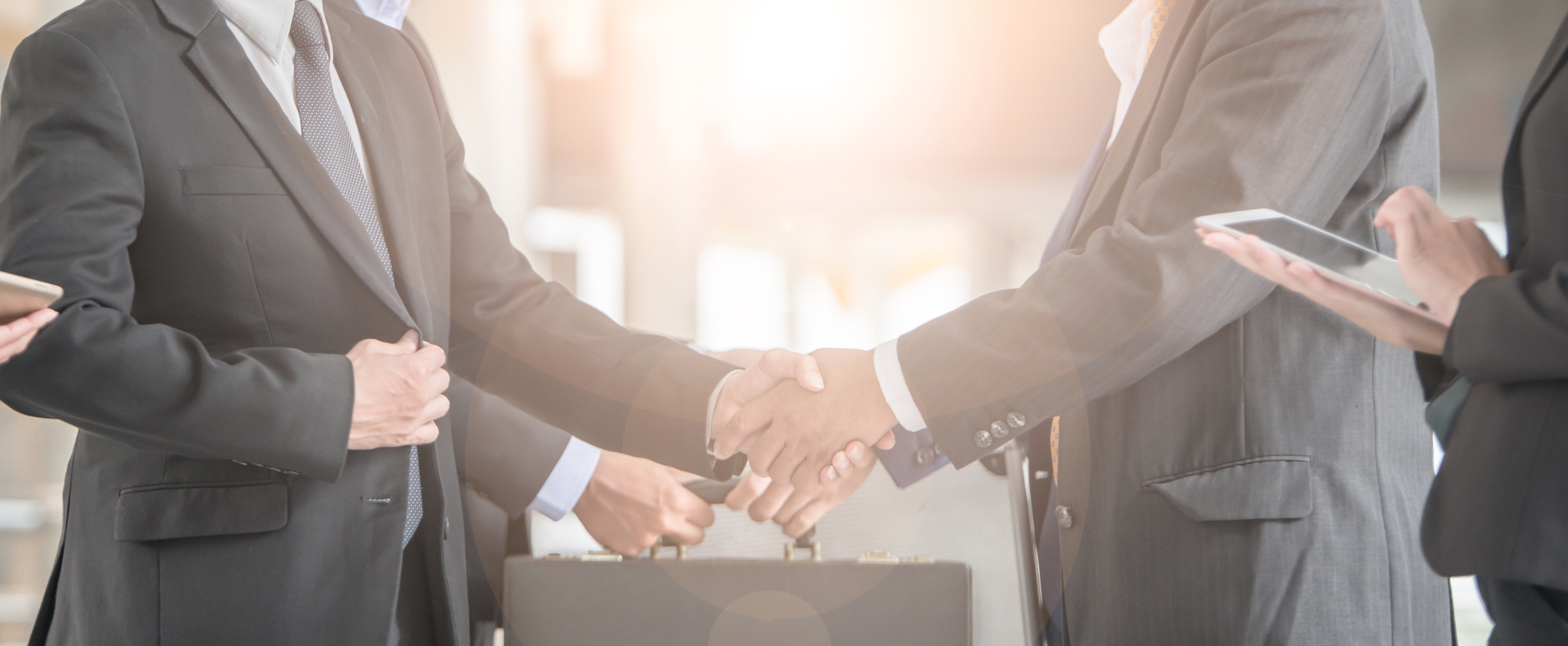 Business-handshake-agreement